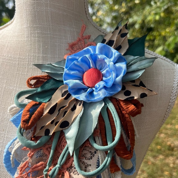 Medium Sized Scrappy Flower Pin/Brooch - Picture 2 of 2